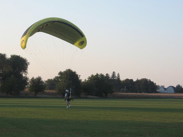 gary_brown_powered_paraglider_takeoff.jpg
