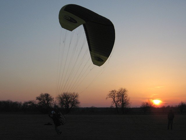 gary_takingoff_sunset.jpg
